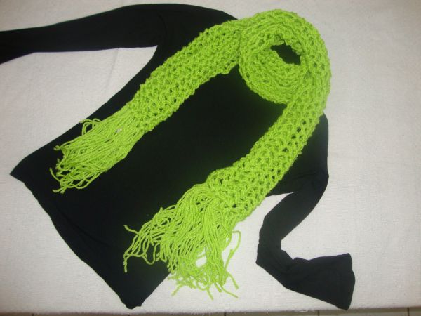 Cachecol verde com franjas